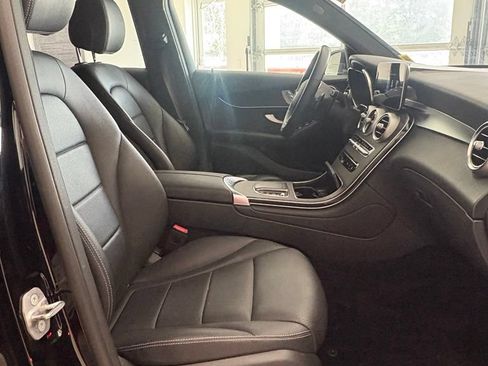 Used 2021 Mercedes-Benz GLC 300 4MATIC image 11