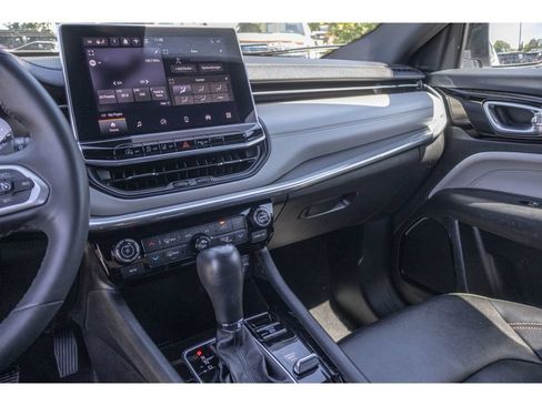 Used 2024 Jeep Compass Limited AWD/4WD image 23