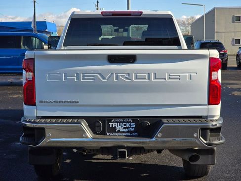Used 2023 Chevrolet Silverado 2500 W/T w/ WT Convenience Package image 4