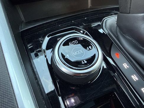 Used 2023 Chevrolet Colorado Trail Boss image 32