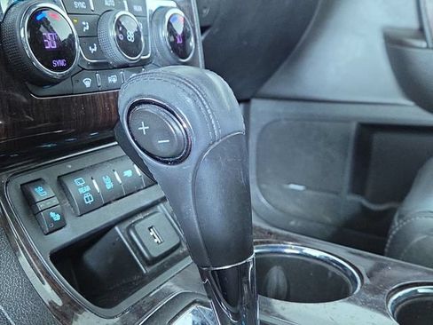 Used 2017 Chevrolet Traverse Premier FWD image 22