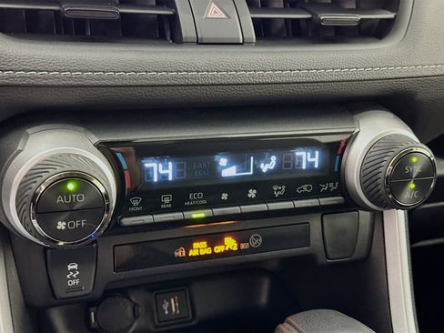 Used 2025 Toyota RAV4 XLE image 23