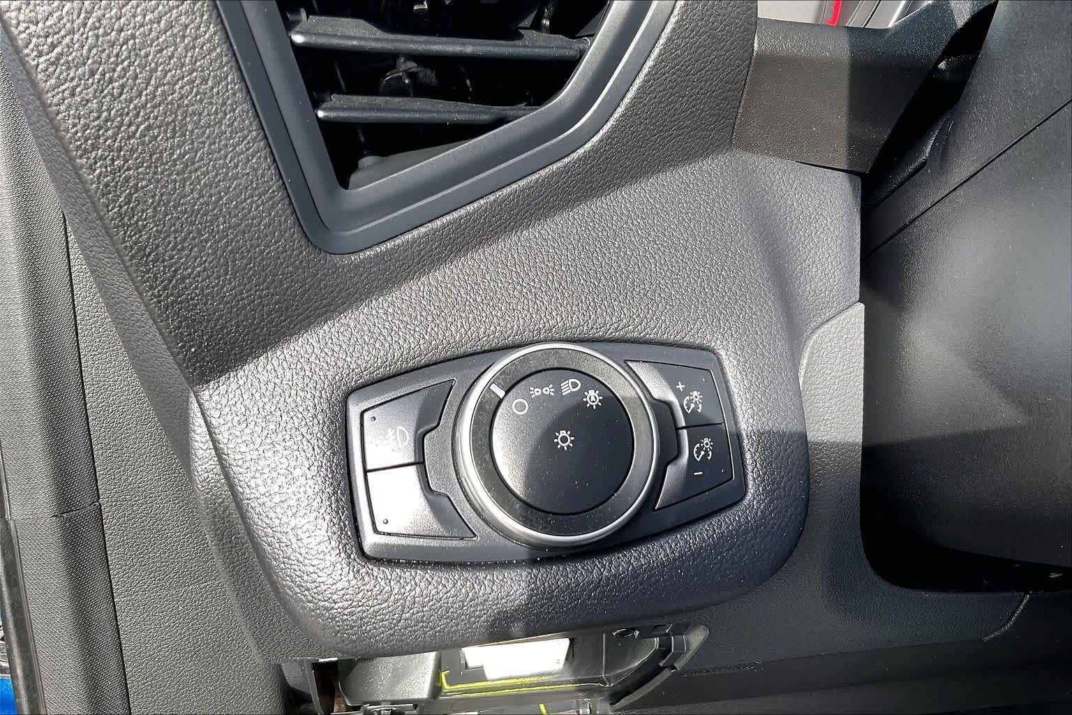 Used 2018 Ford Escape SE w/ SE Sport Appearance Package FWD image 35