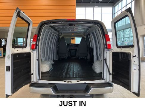 Used 2019 GMC Savana 2500 Extended w/ Driver Convenience Package image 21