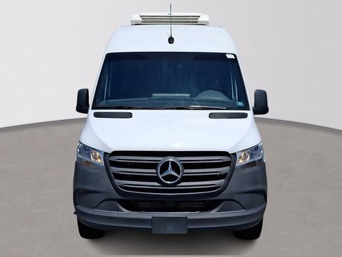 Used 2023 Mercedes-Benz Sprinter 2500 image 2