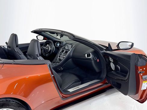 Used 2019 Aston Martin DB11 Volante RWD image 27