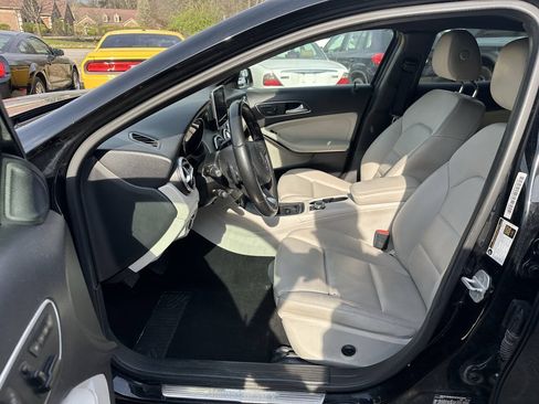 Used 2017 Mercedes-Benz GLA 250 4MATIC image 21