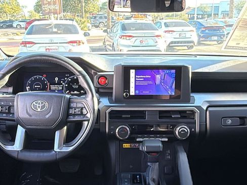 Used 2025 Toyota 4Runner 4WD image 9