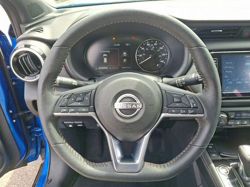 Used 2023 Nissan Kicks SR w/ SR Premium Package FWD image 19