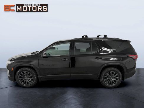 Used 2022 Chevrolet Traverse RS w/ LPO, Floor Liner Package AWD/4WD image 3