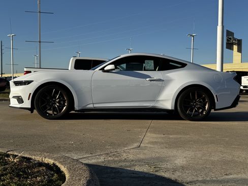 New 2026 Ford Mustang Coupe w/ Bronze Appearance Package image 8