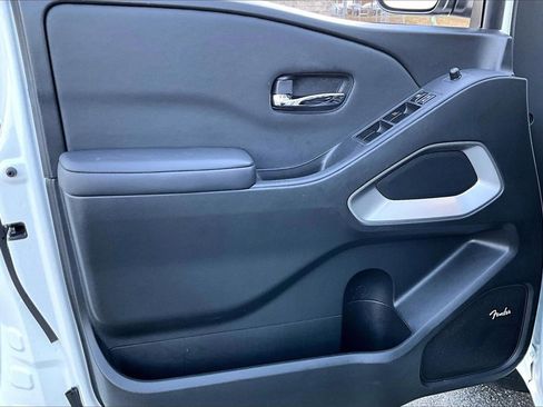 Used 2024 Nissan Frontier SL w/ Technology Package image 24