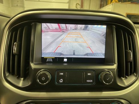 Used 2019 Chevrolet Colorado LT w/ LT Convenience Package AWD/4WD image 18
