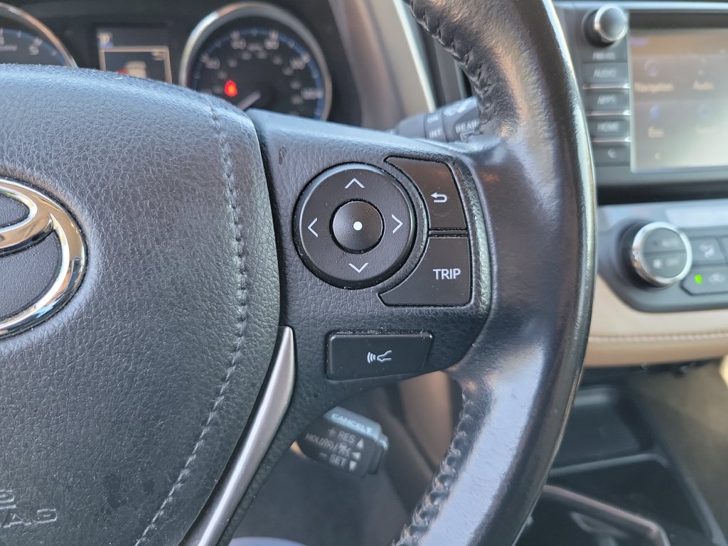 Used 2018 Toyota RAV4 Limited FWD image 27