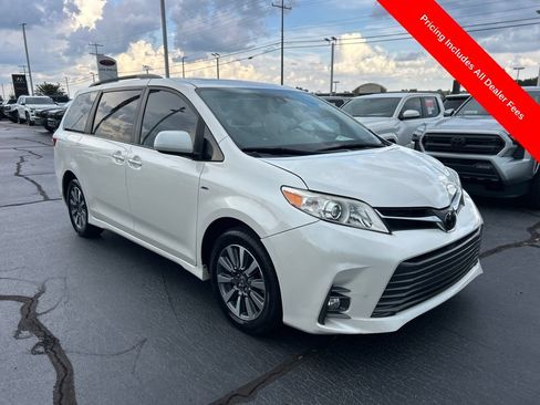 Used 2020 Toyota Sienna XLE Premium AWD/4WD image 27