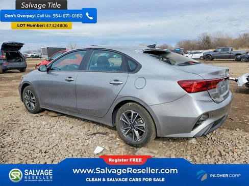 Used 2023 Kia Forte LXS w/ LXS Technology Package FWD image 3