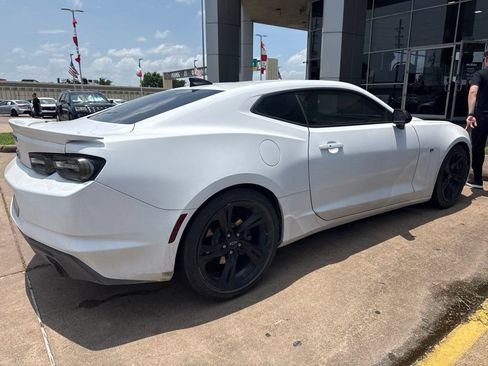 Used 2022 Chevrolet Camaro LT RWD image 4