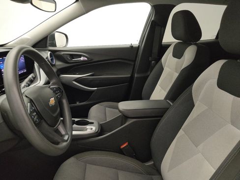 Used 2024 Chevrolet Trax LS w/ Driver Confidence Package FWD image 17