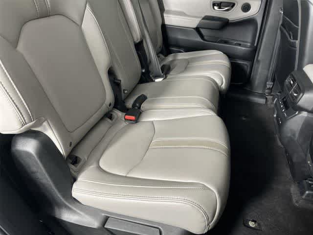 Used 2025 Honda Pilot EX-L image 19