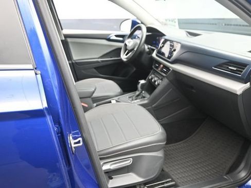 Used 2022 Volkswagen Taos SE FWD image 28