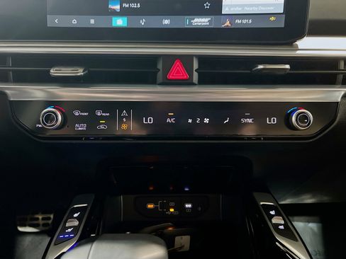 Used 2024 Kia Sorento SX Prestige image 12