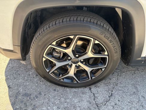 Used 2025 Jeep Compass Limited image 25