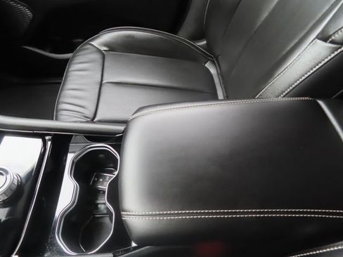 Used 2023 Jeep Grand Cherokee Limited w/ Luxury Tech Group II image 39