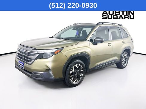 Used 2025 Subaru Forester Premium w/ Convenience Package #1 AWD/4WD image 4