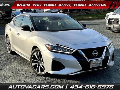 Used 2023 Nissan Maxima SV w/ Floor Mat Group