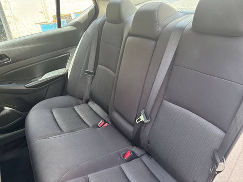Used 2025 Nissan Altima 2.5 SV FWD image 35