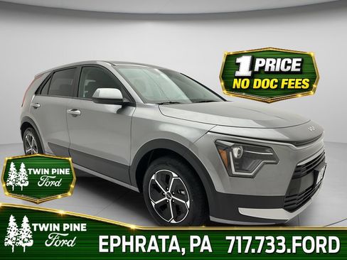 Used 2025 Kia Niro LX FWD image 1