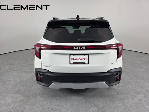 Used 2024 Kia Seltos S image 7