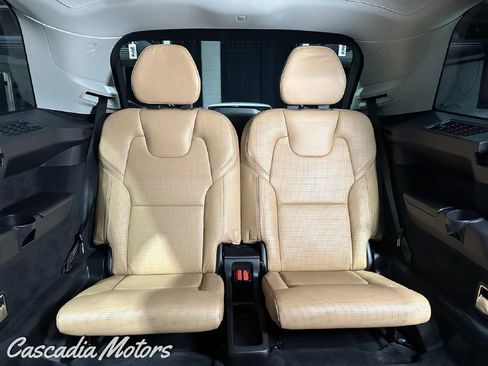 Used 2016 Volvo XC90 T6 AWD/4WD image 11