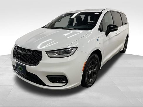 Used 2024 Chrysler Pacifica Limited FWD image 9