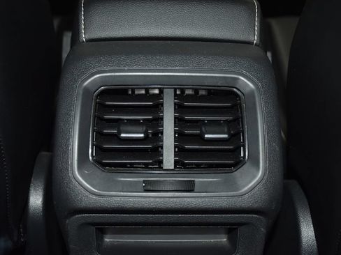 Used 2022 Volkswagen Tiguan SE AWD/4WD image 22