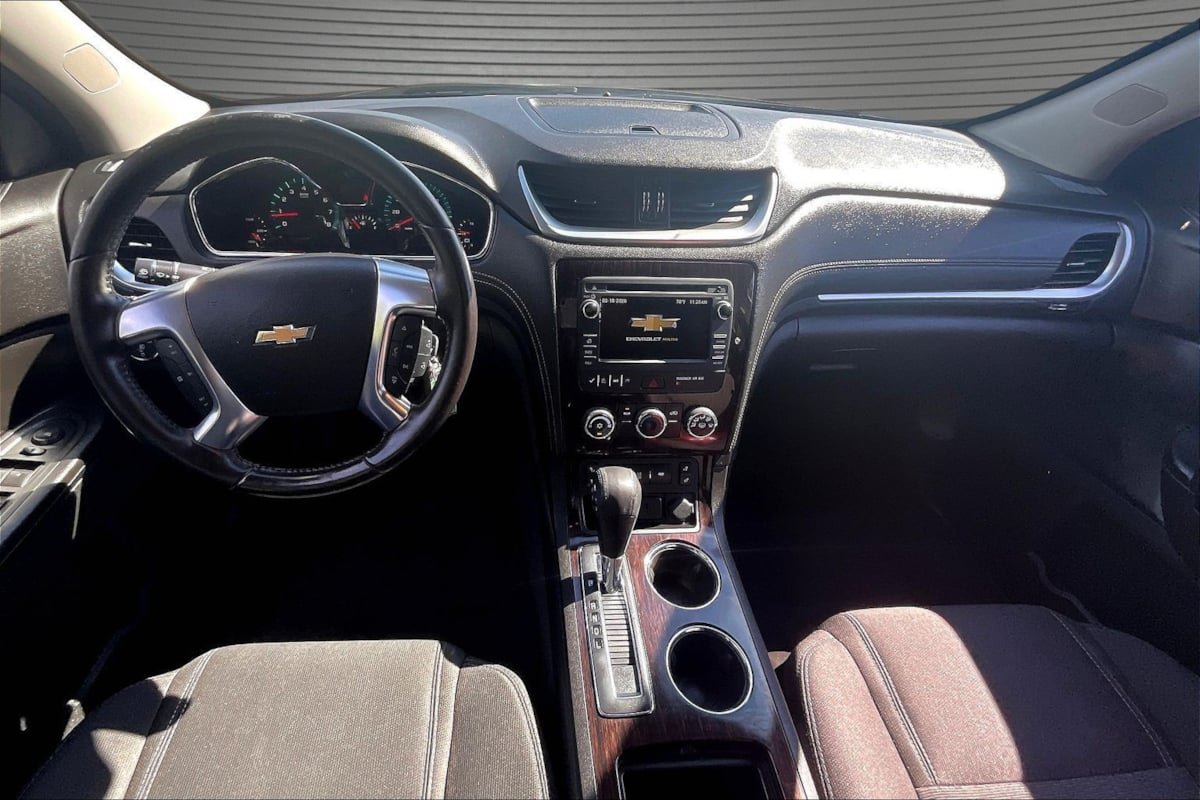 Used 2017 Chevrolet Traverse LT w/ Style and Technology Package AWD/4WD image 7