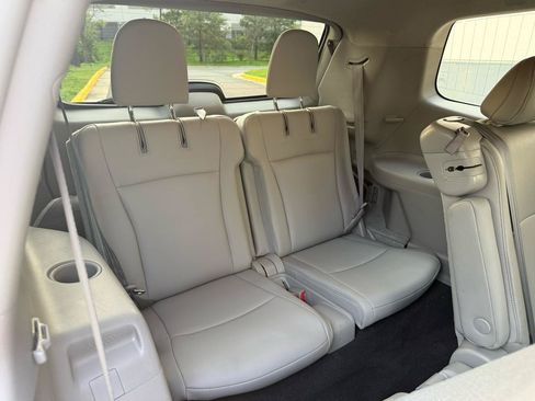 Used 2011 Toyota Highlander SE w/ Tow Pkg AWD/4WD image 44