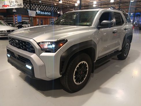 Used 2025 Toyota 4Runner TRD Off-Road Premium w/ Tow Technology Package AWD/4WD image 9