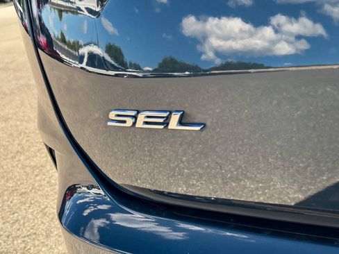 Used 2022 Ford Edge SEL w/ Convenience Package AWD/4WD image 13