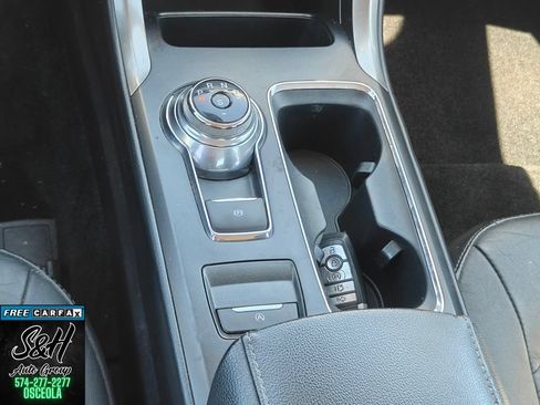Used 2018 Ford Fusion SE w/ Fusion SE Technology Package FWD image 11