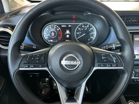 Used 2024 Nissan Versa SV FWD image 20