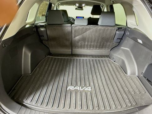 Certified 2025 Toyota RAV4 LE image 22