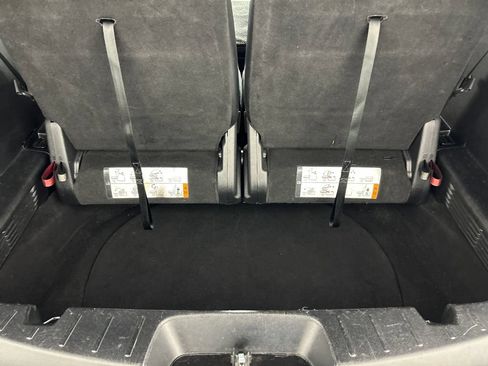 Used 2018 Ford Explorer XLT w/ Equipment Group 202A FWD image 20