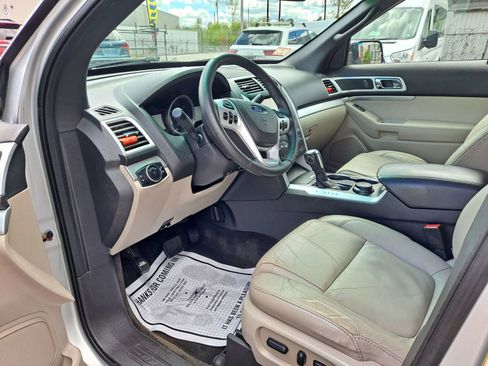 Used 2015 Ford Explorer XLT w/ Equipment Group 202B AWD/4WD image 7