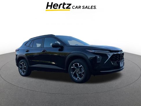 Used 2025 Chevrolet Trax LT image 1