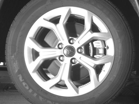 Used 2025 Jeep Compass Latitude AWD/4WD image 13