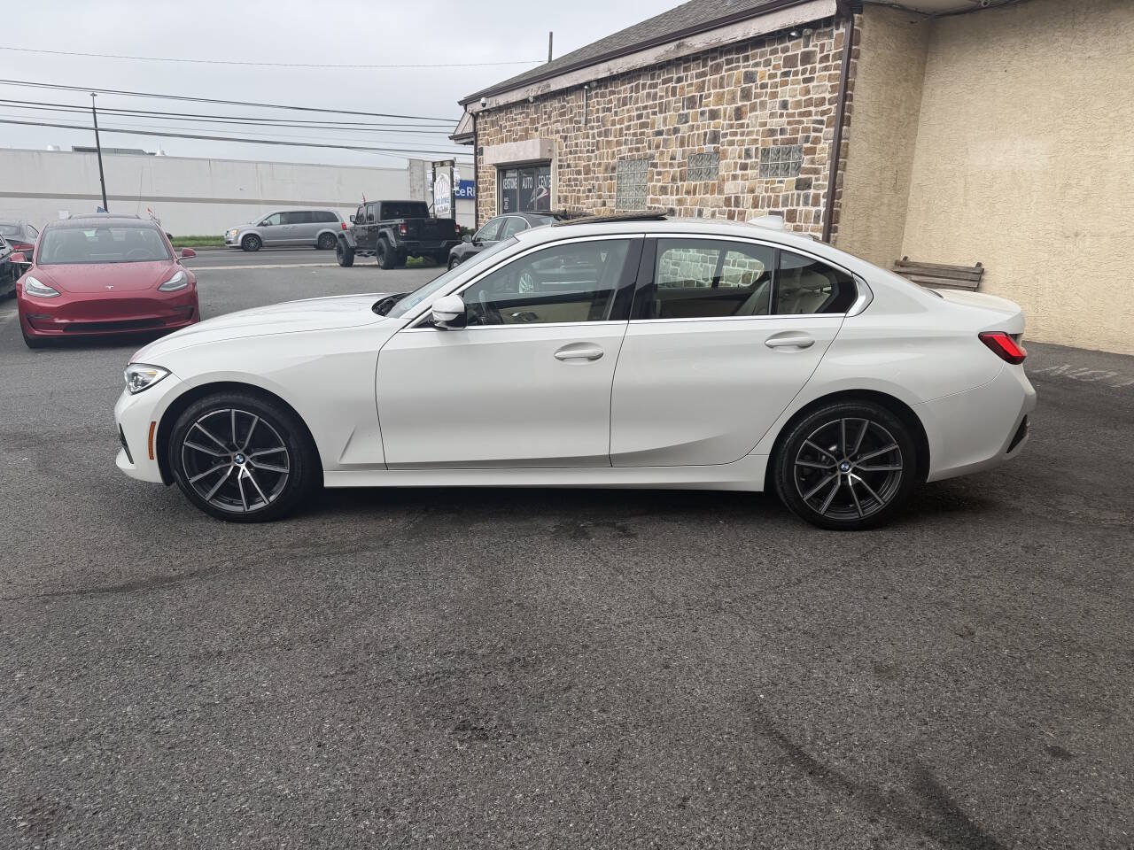 Used 2020 BMW 330i xDrive Sedan w/ Convenience Package AWD/4WD image 3