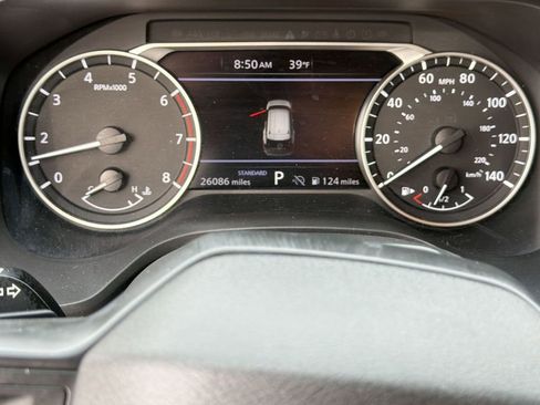 Used 2025 Nissan Rogue SV FWD image 11