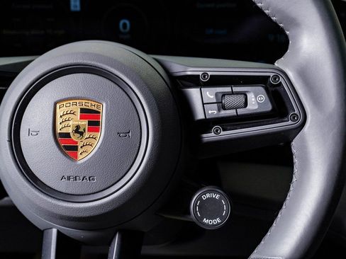 Used 2022 Porsche Taycan 4S image 20