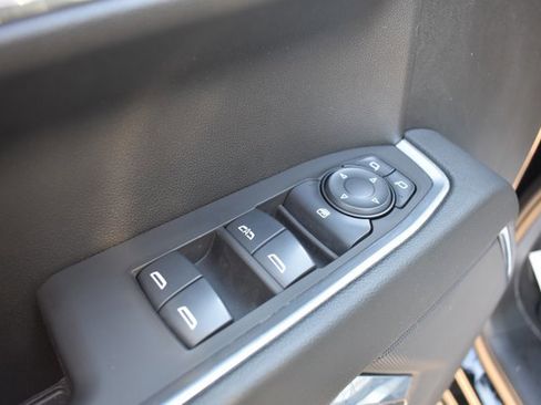 Used 2025 Chevrolet Silverado 1500 LT image 13